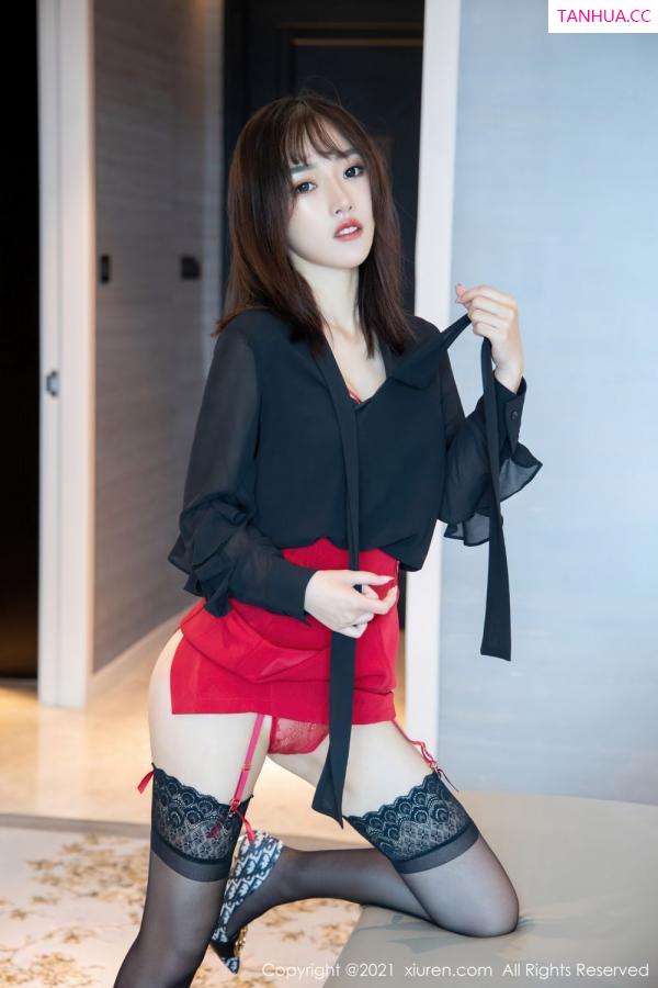 西门小玉  粉墨少女西门小玉 鲜艳多姿猩红服饰第15张图片
